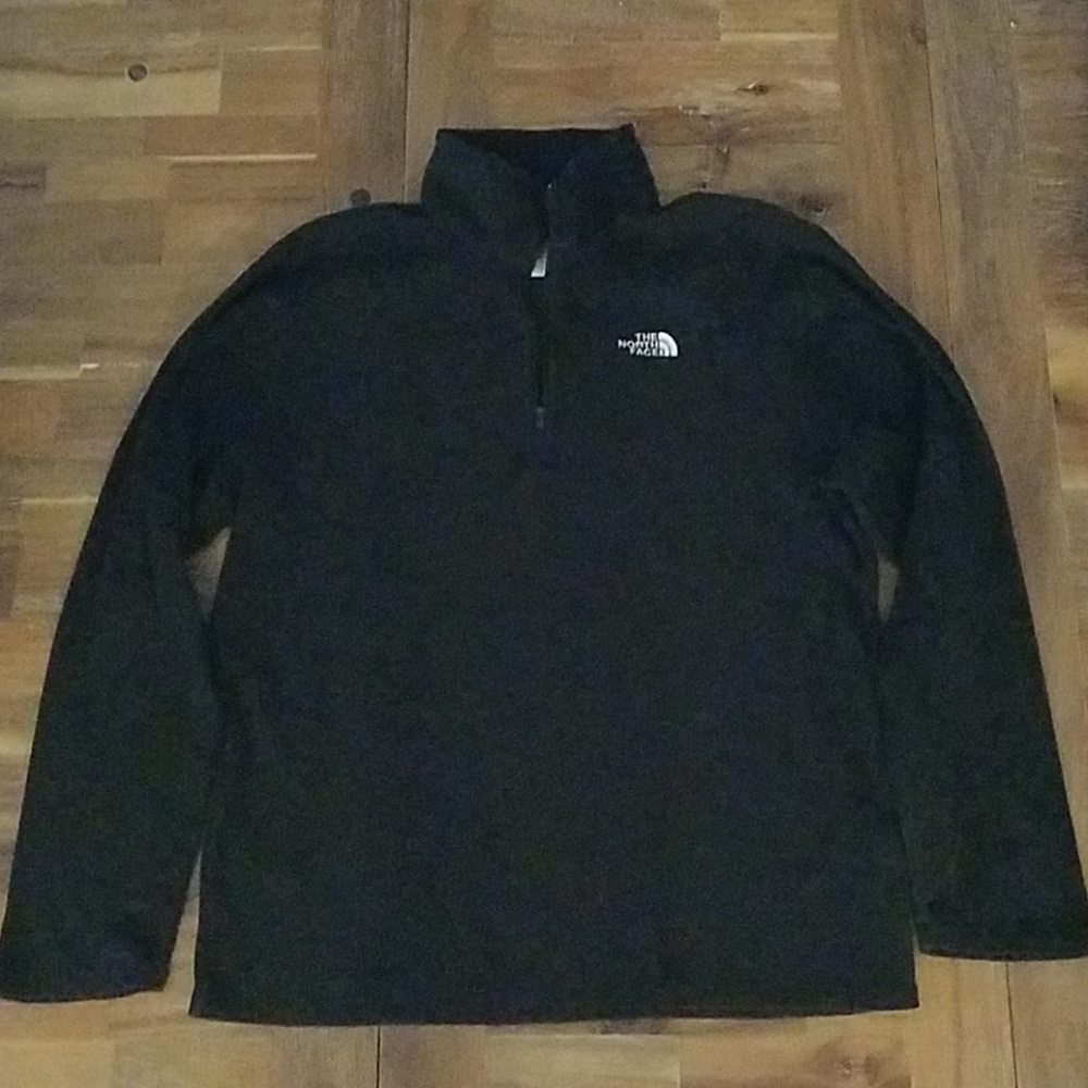 Black North Face fleece quarterzip